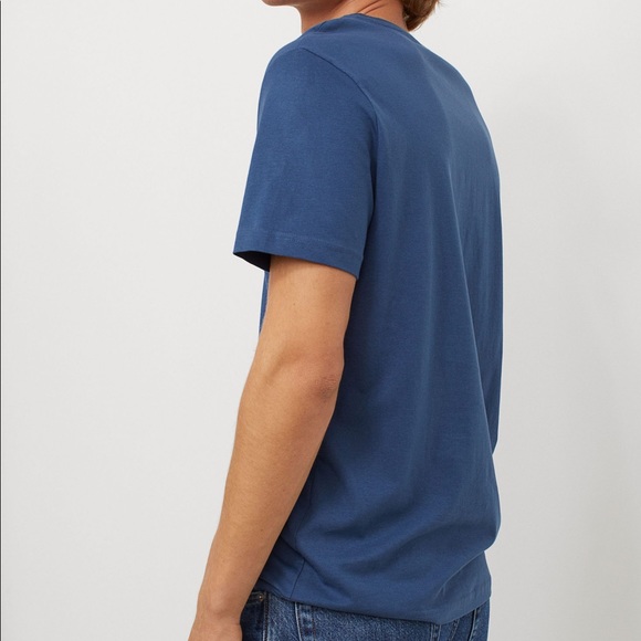 H&M short sleeves Tee. Size: Medium - Picture 2 of 6